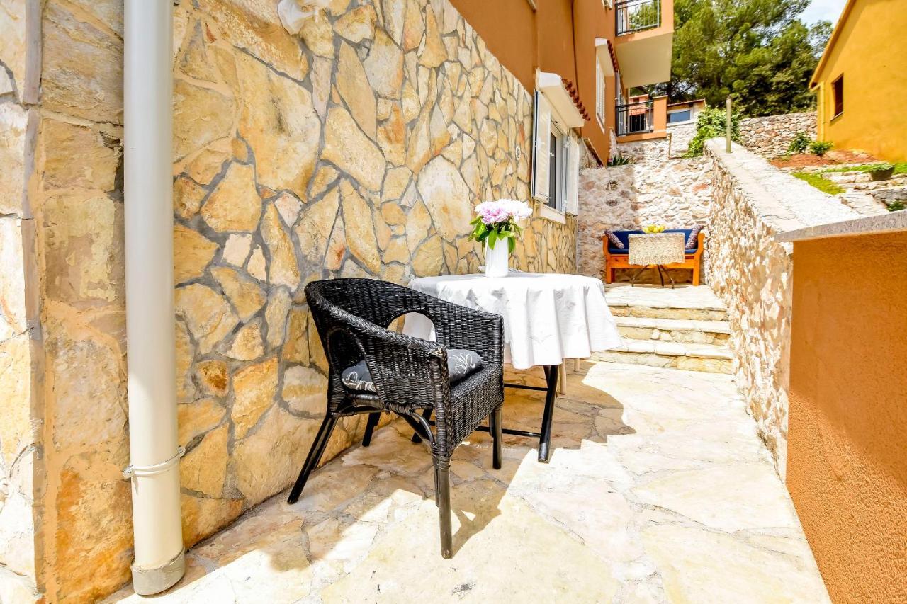 Apartments Ive I Maja Ражань Екстер'єр фото