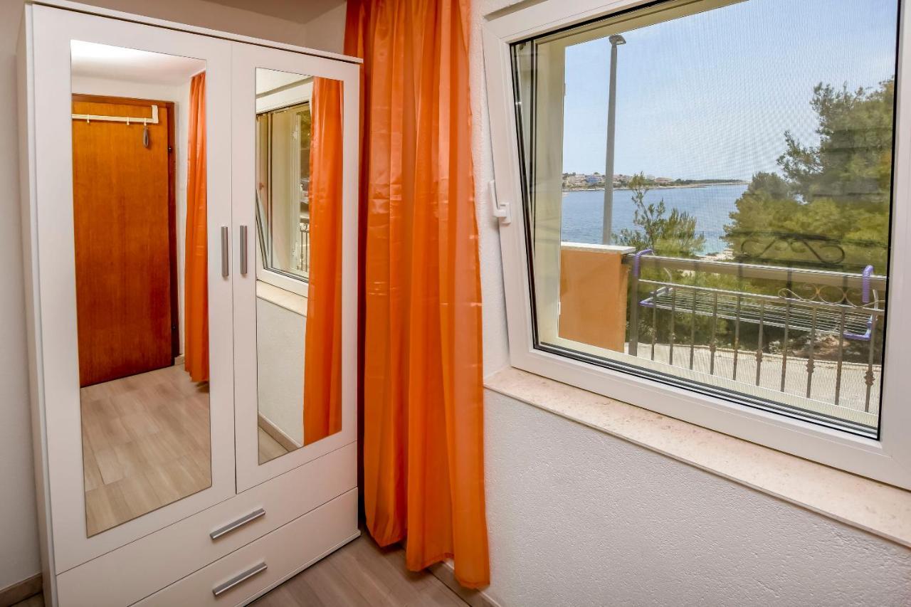 Apartments Ive I Maja Ражань Екстер'єр фото