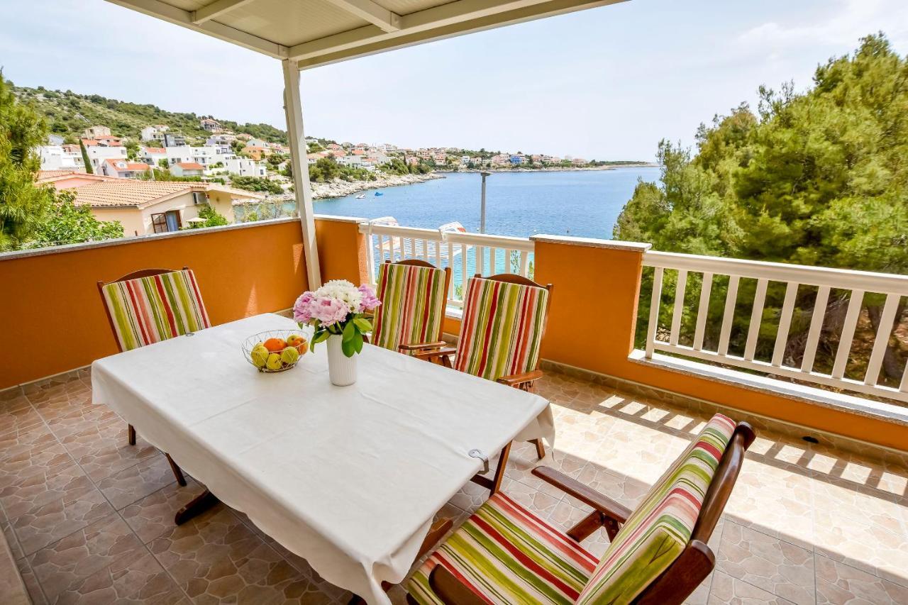 Apartments Ive I Maja Ражань Екстер'єр фото