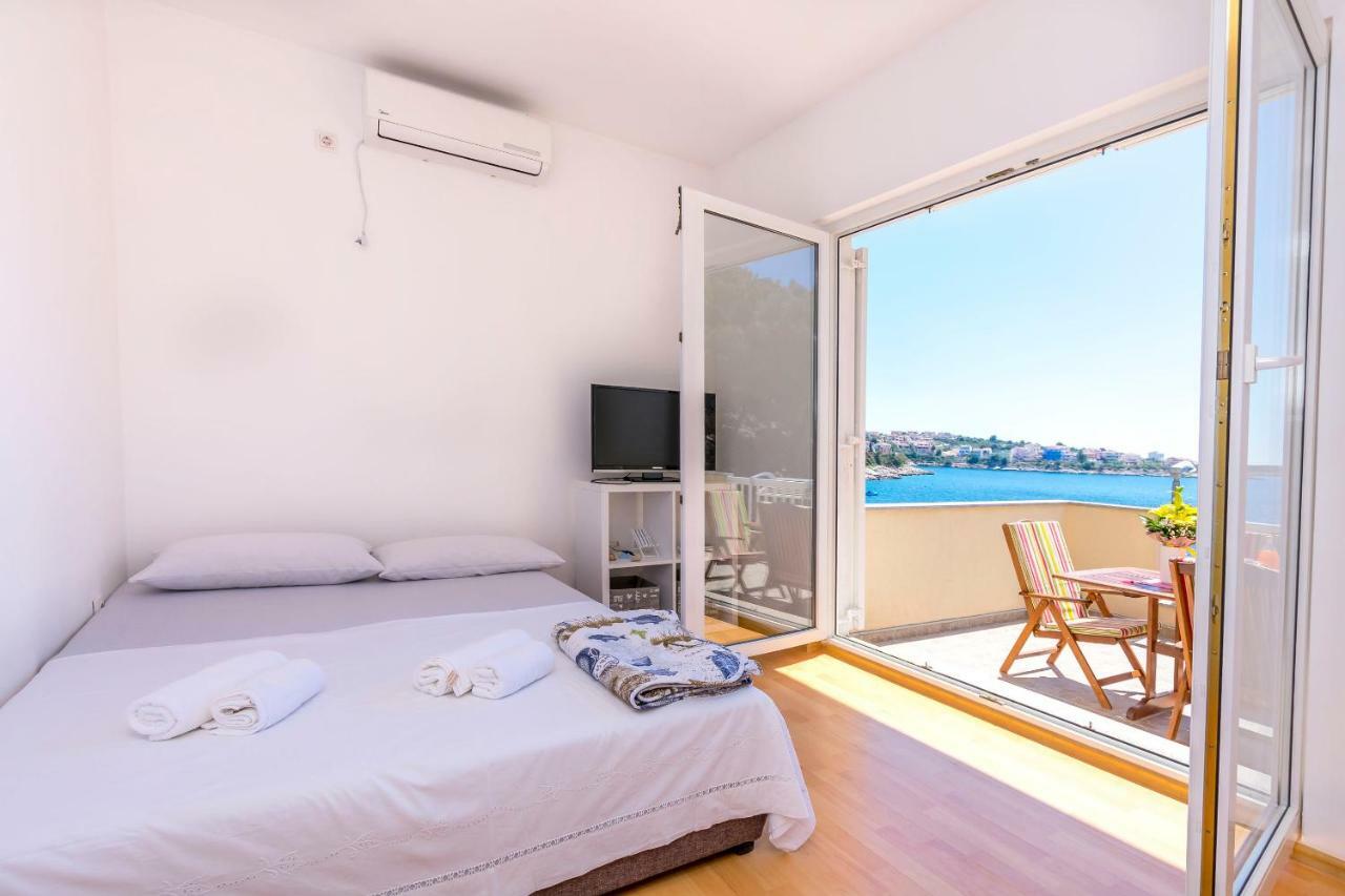 Apartments Ive I Maja Ражань Екстер'єр фото